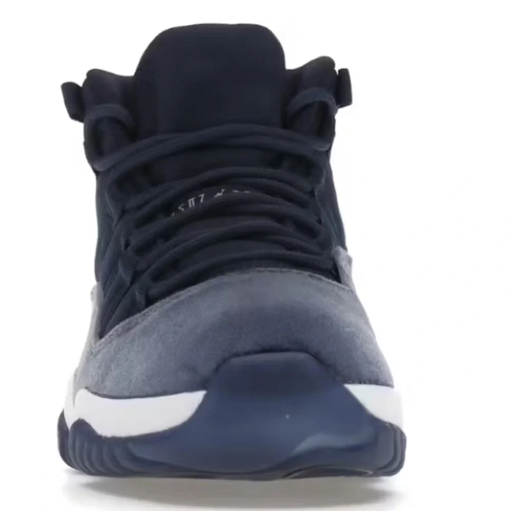 Air Jordan 11 Velvet "Midnight Navy" sneakers - Picture 5 of 5